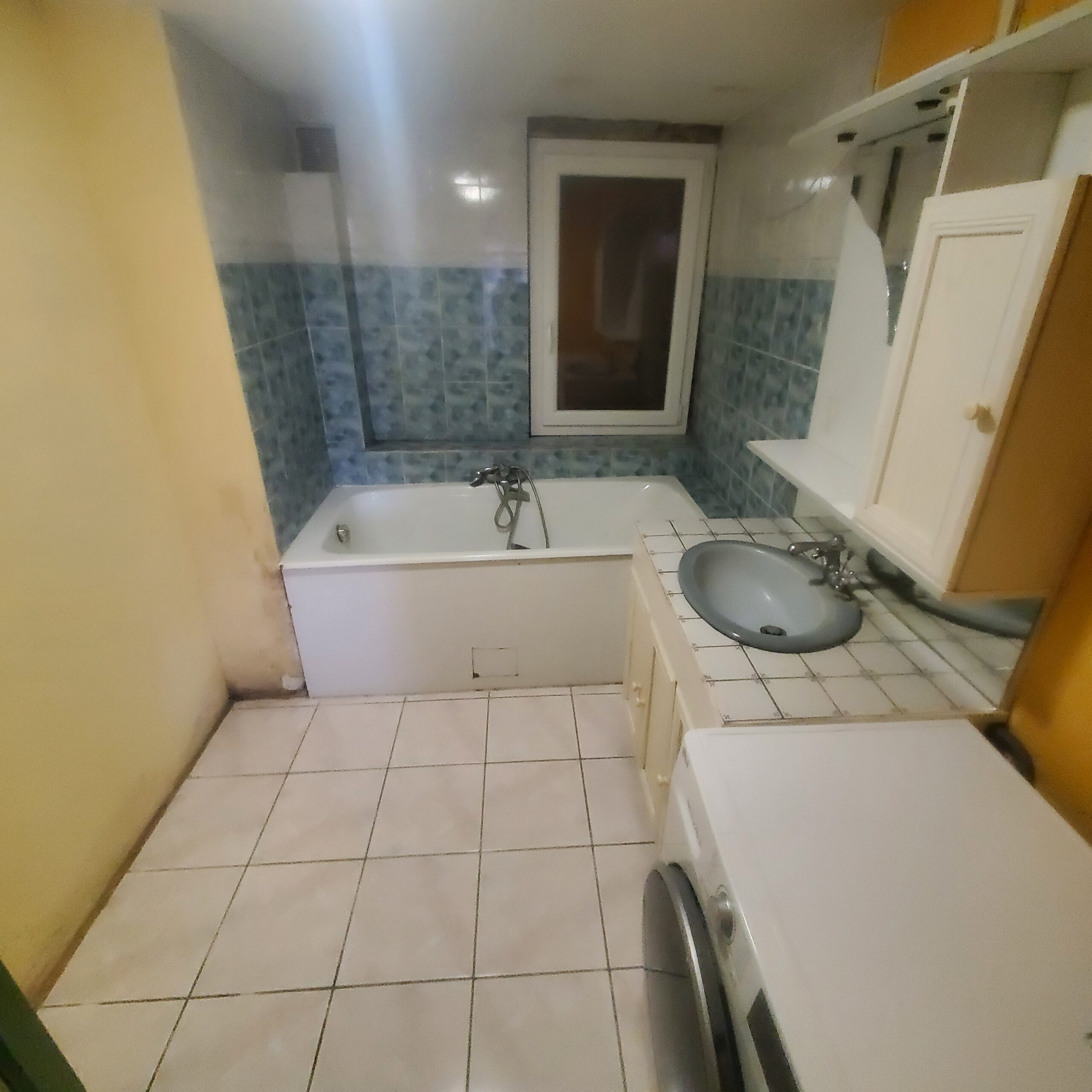 Rénovation salle de bain Beaumont les Nonains AVANT